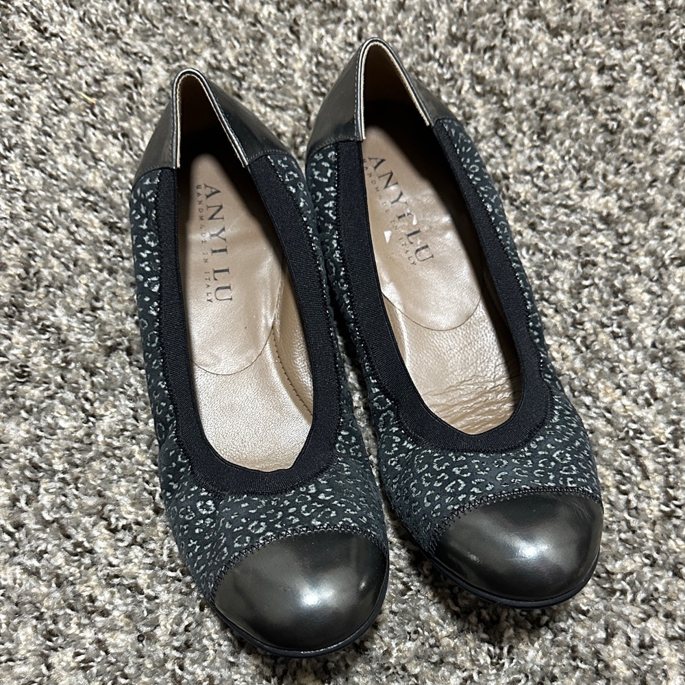 Anyi Lu Black and Gray Patterned Flats